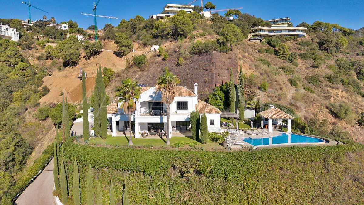 Villa for sale in Benahavis