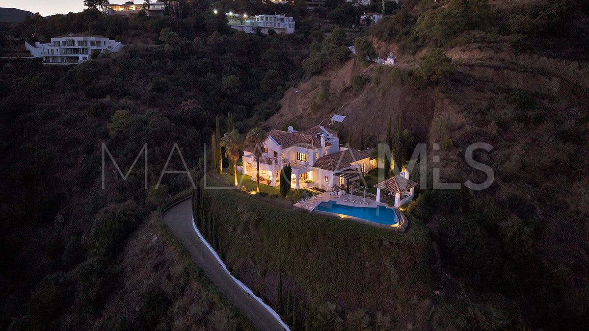 Villa for sale in Benahavis