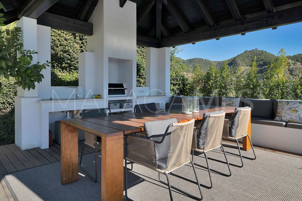 Villa for sale in Benahavis