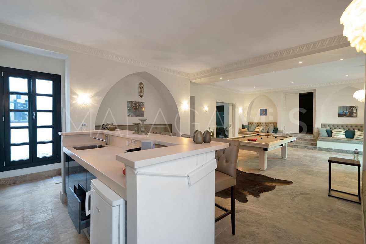 Villa for sale in Benahavis