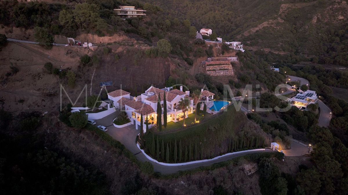 Villa for sale in Benahavis
