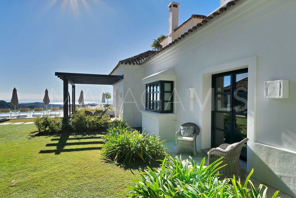 Villa for sale in Benahavis