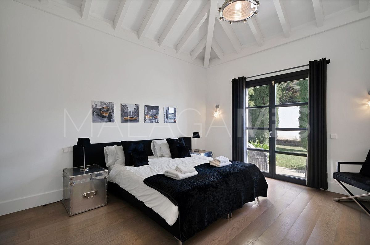 Villa for sale in Benahavis