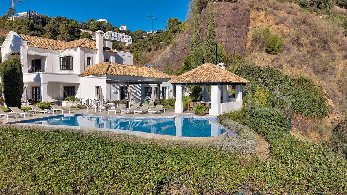 Villa for sale in Benahavis