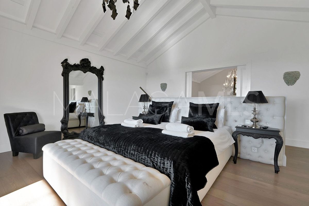 Villa for sale in Benahavis