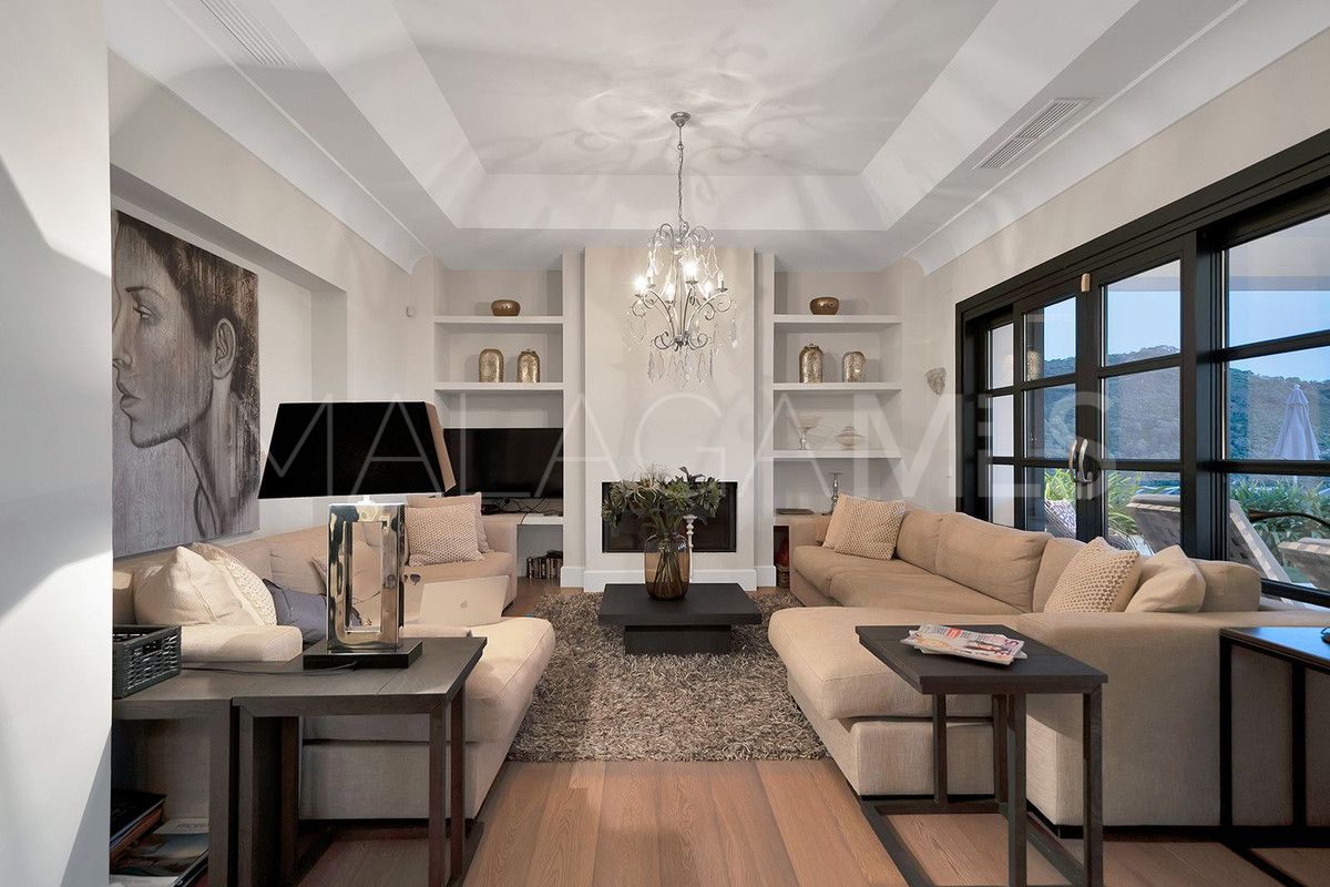 Villa for sale in Benahavis