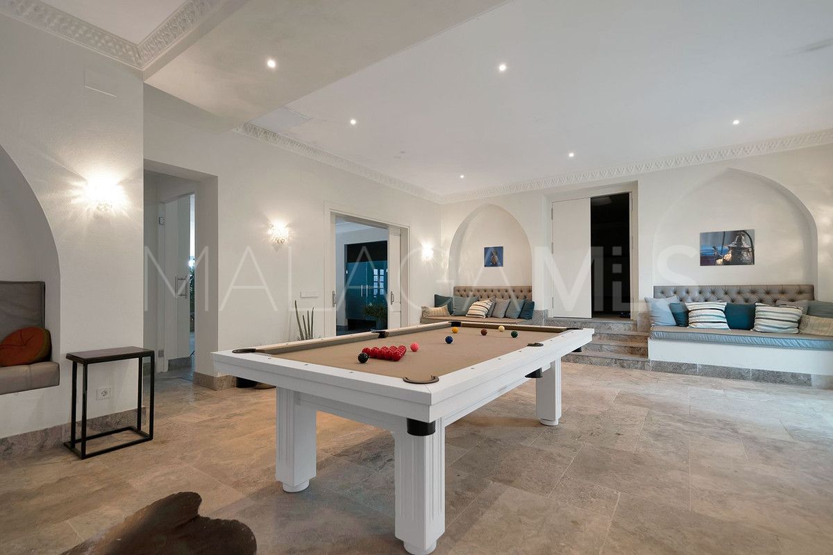 Villa for sale in Benahavis