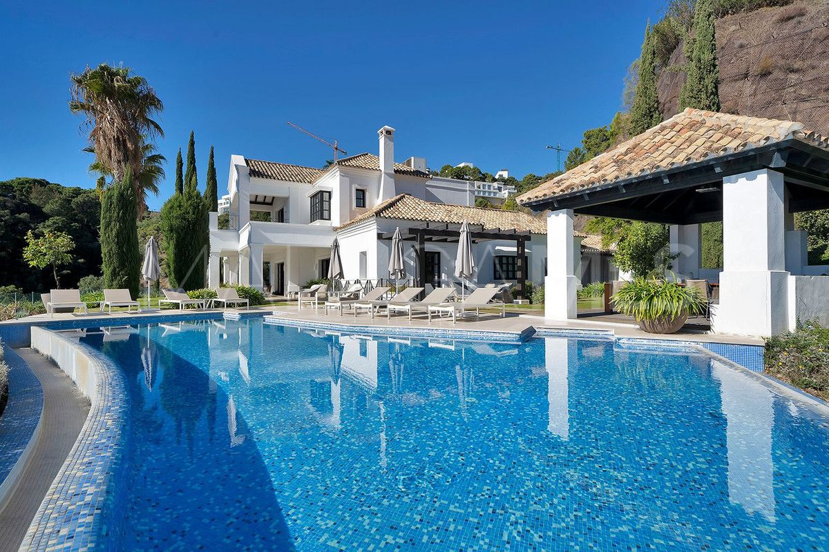 Villa for sale in Benahavis