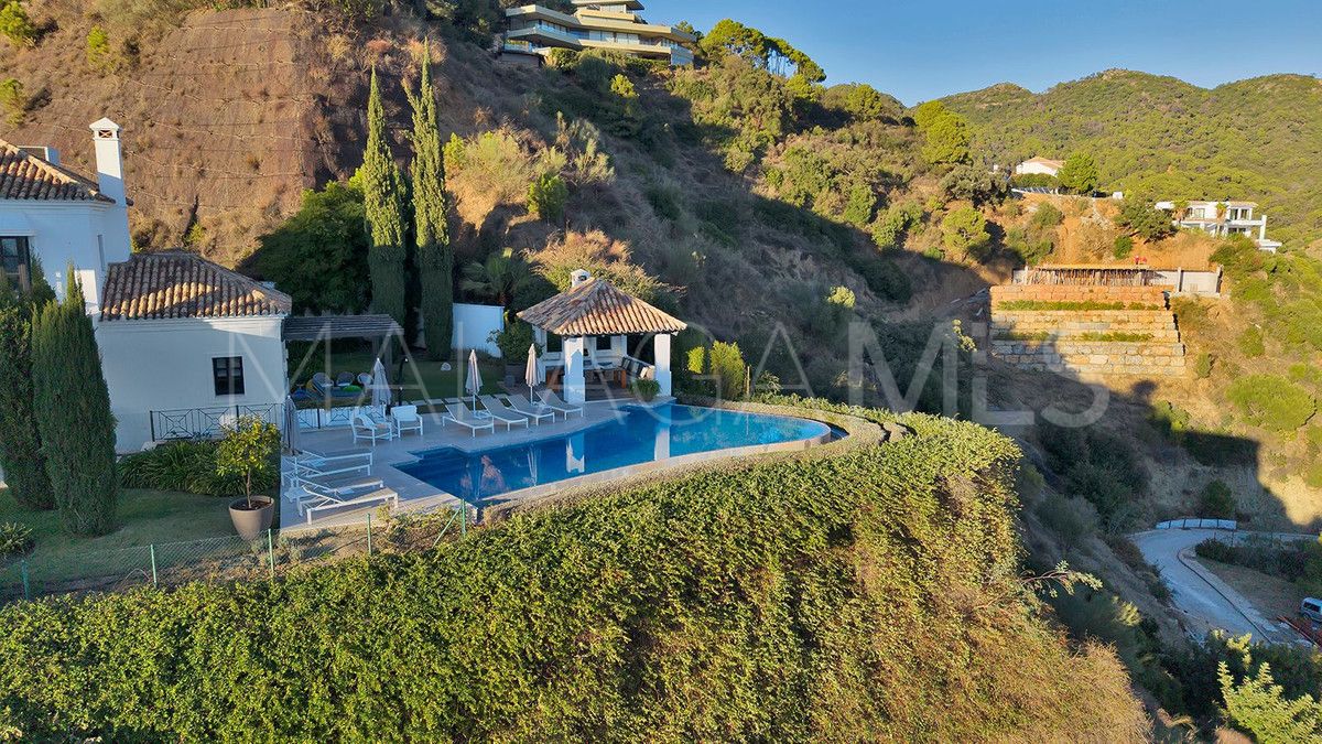 Villa for sale in Benahavis