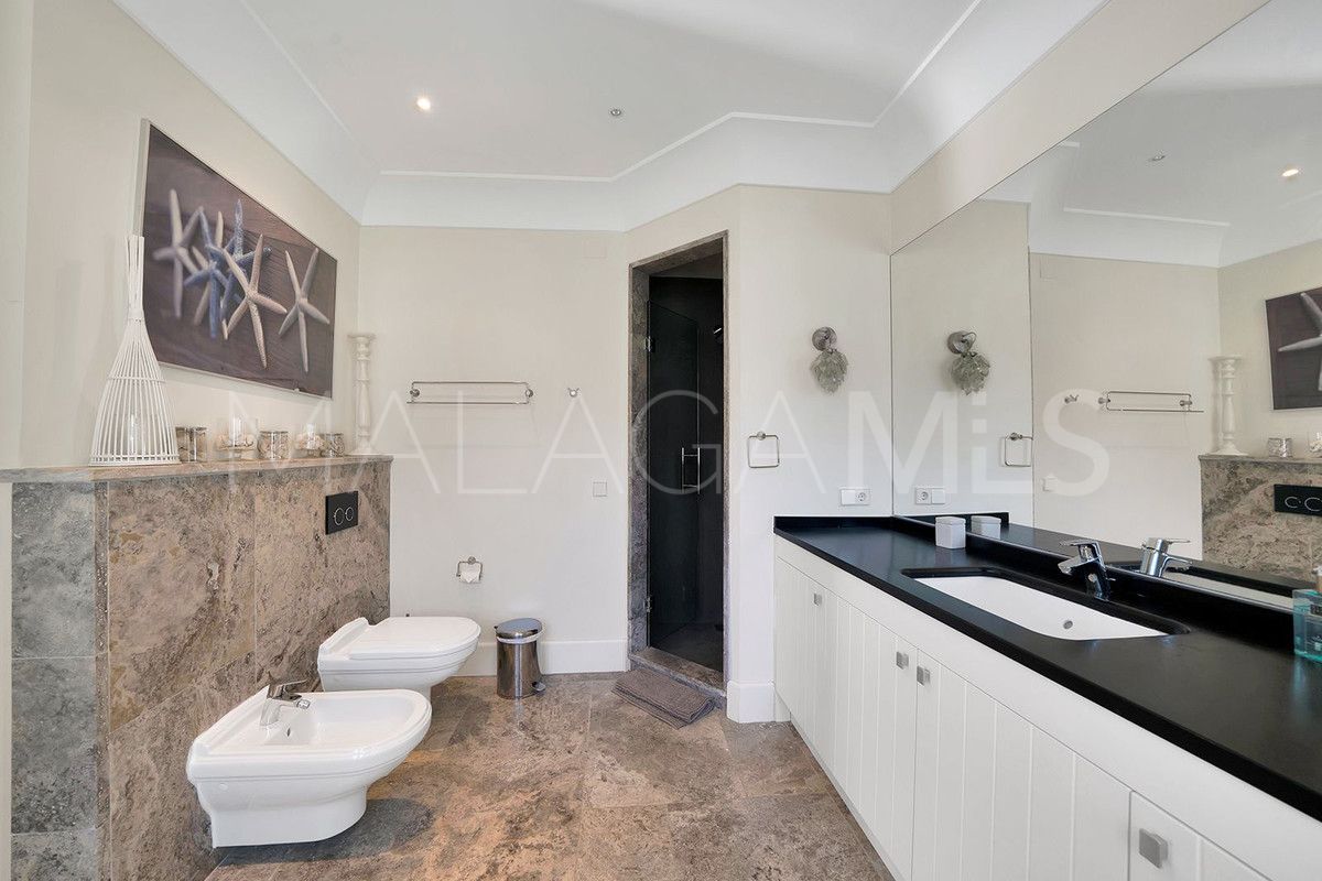 Villa for sale in Benahavis