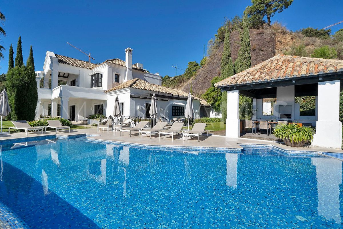 Villa for sale in Benahavis