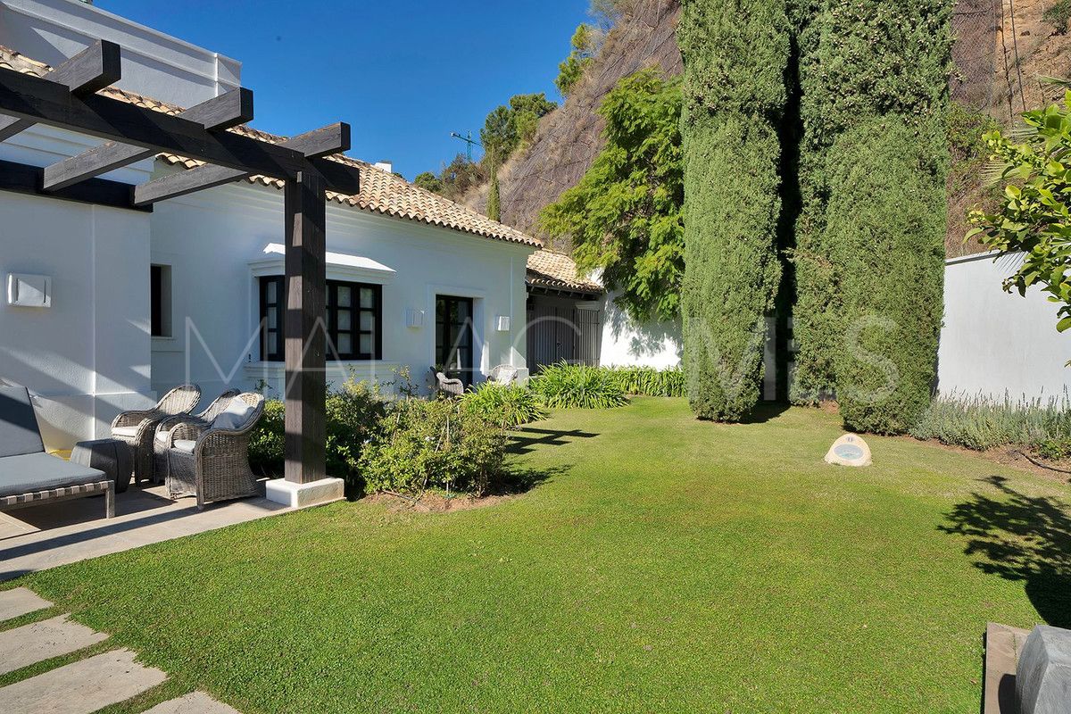 Villa for sale in Benahavis