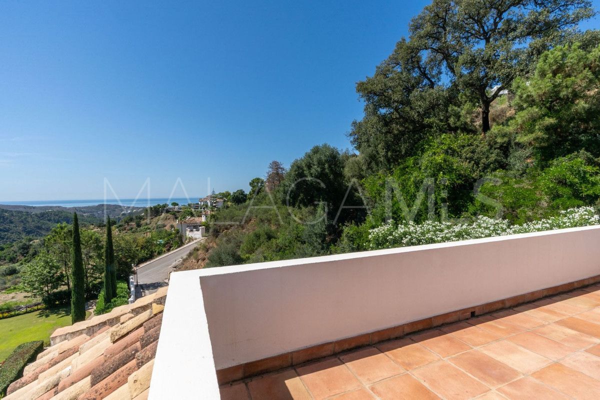 Villa for sale in Benahavis