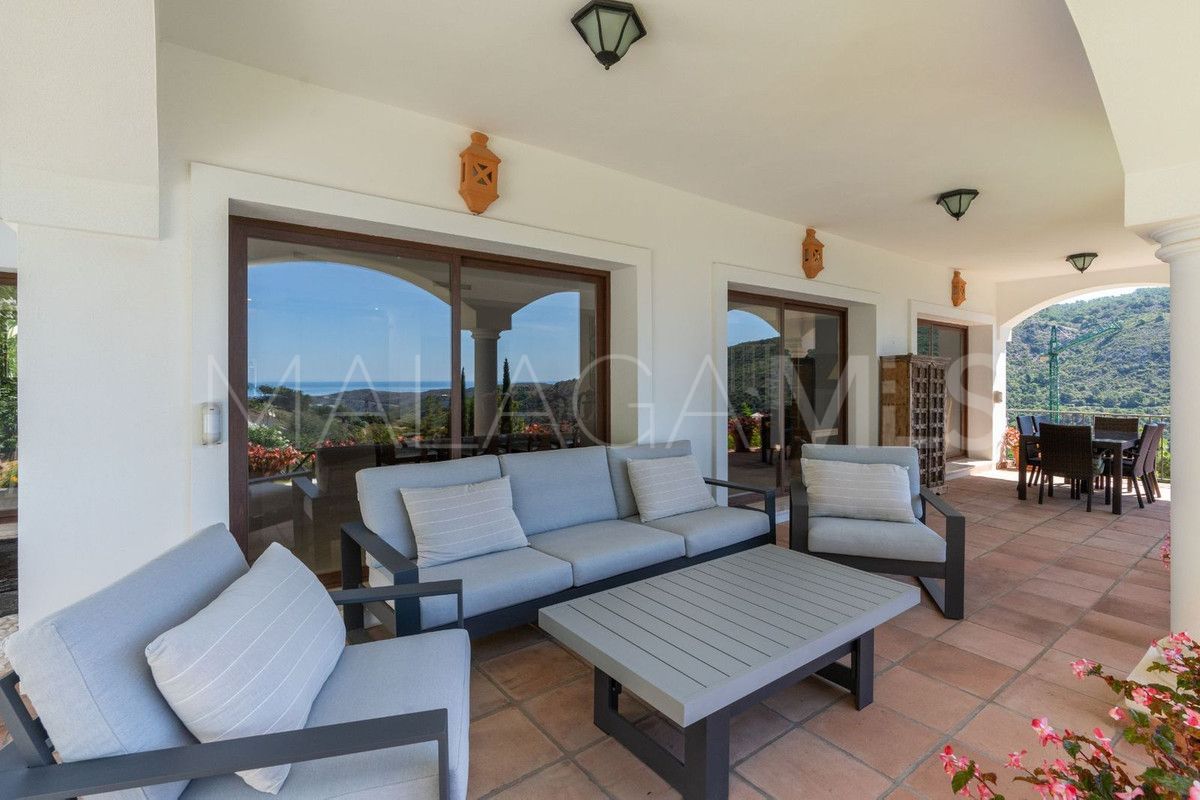 Villa for sale in Benahavis