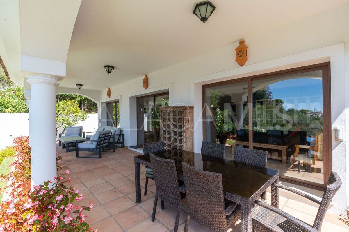 Villa for sale in Benahavis