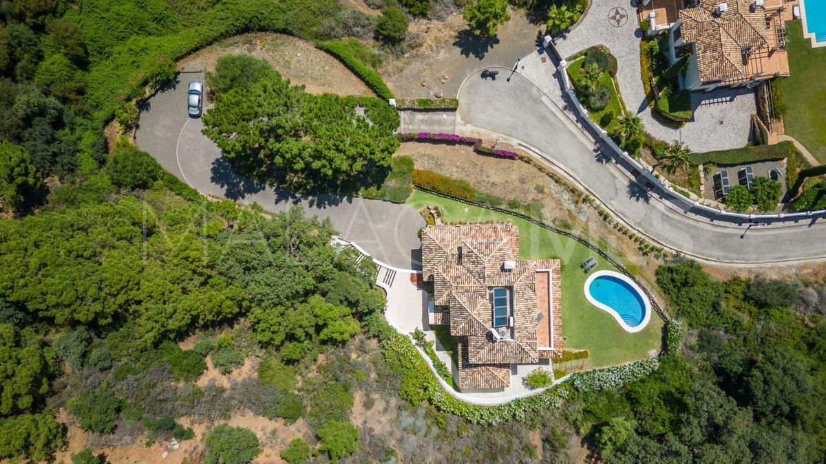 Villa for sale in Benahavis