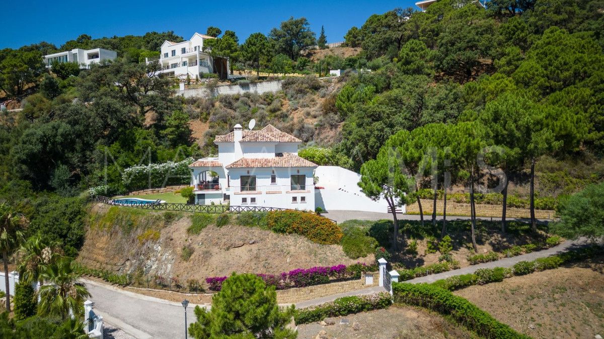 Villa for sale in Benahavis