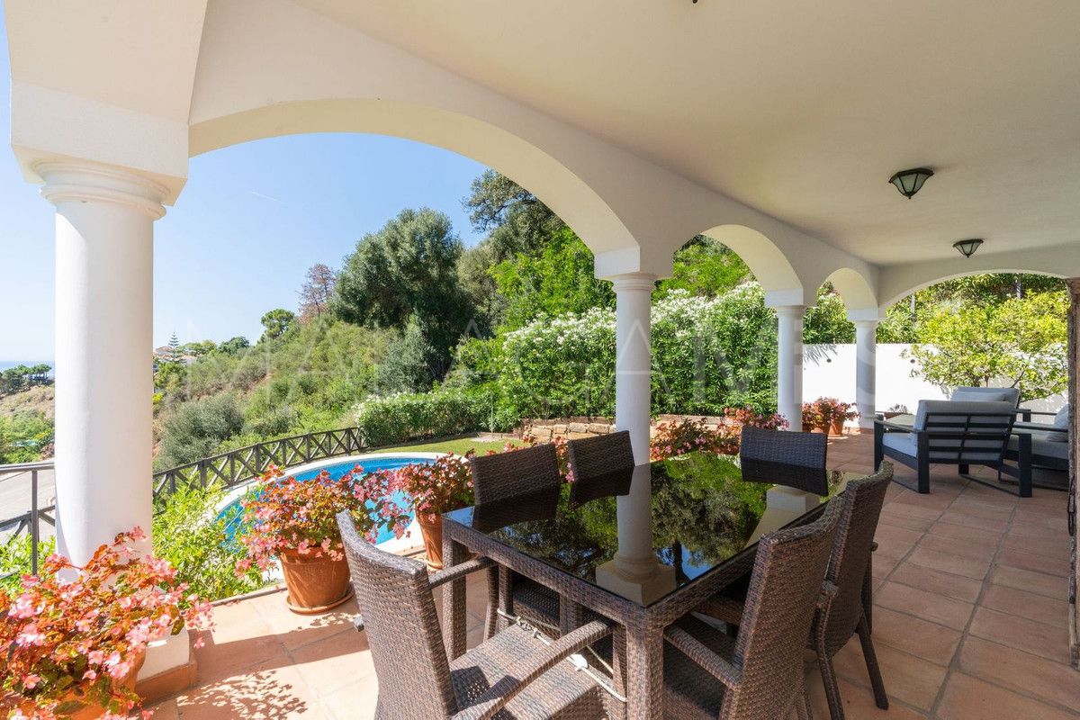 Villa for sale in Benahavis