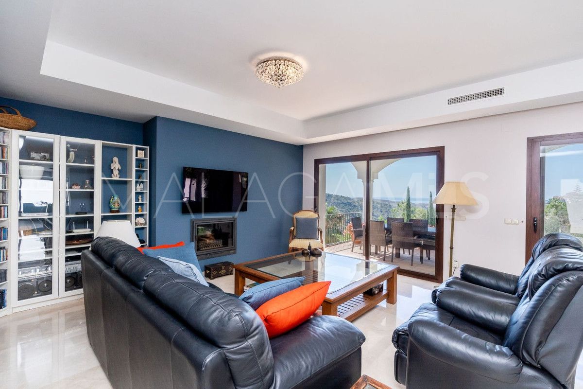 Villa for sale in Benahavis