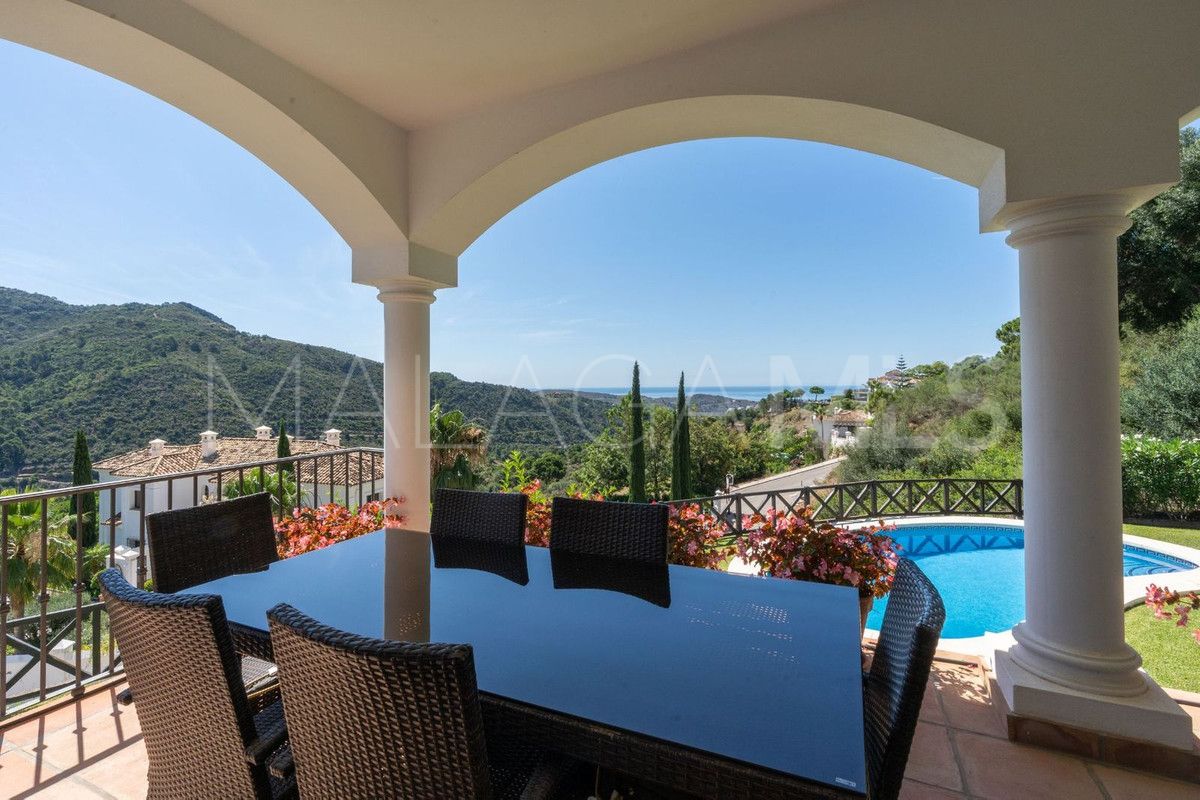 Villa for sale in Benahavis