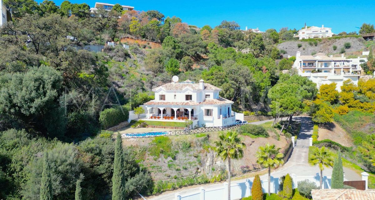Villa for sale in Benahavis