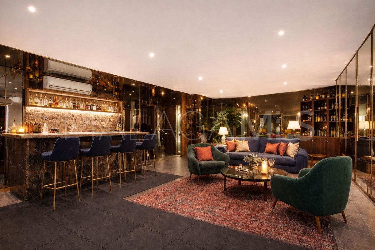 Villa for sale in Benahavis