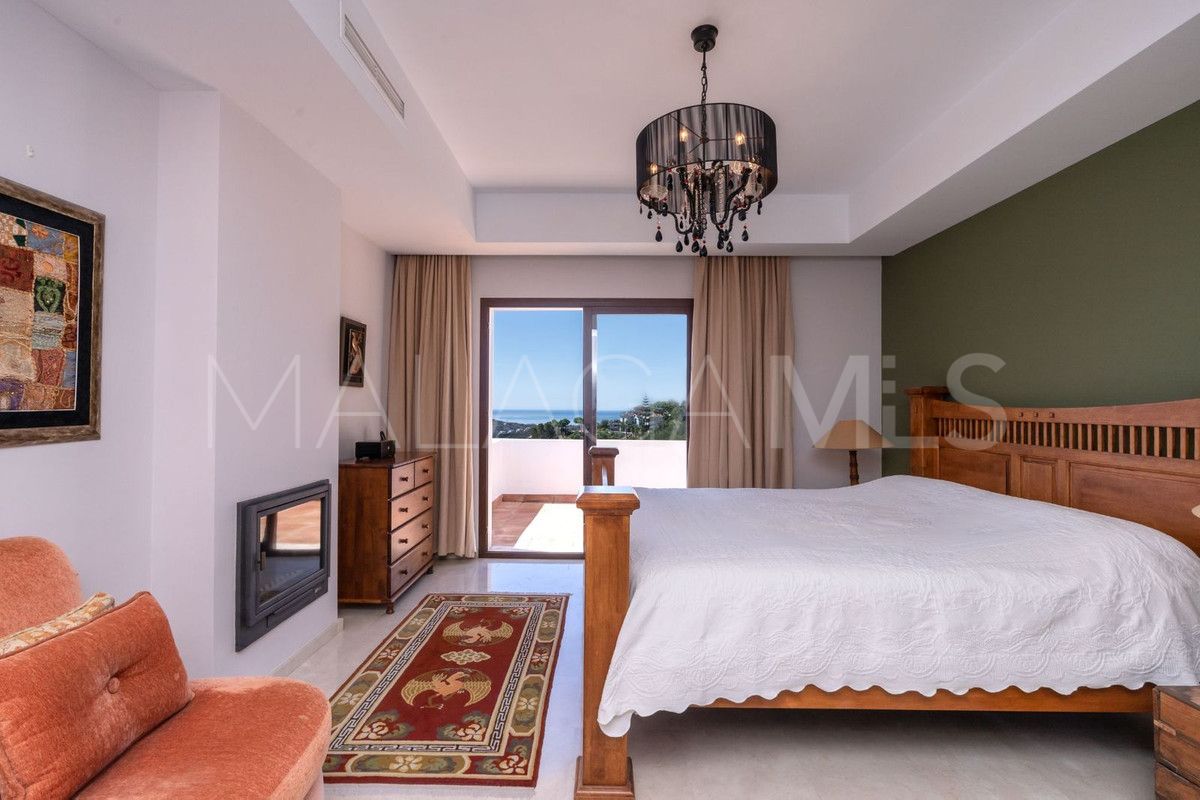 Villa for sale in Benahavis