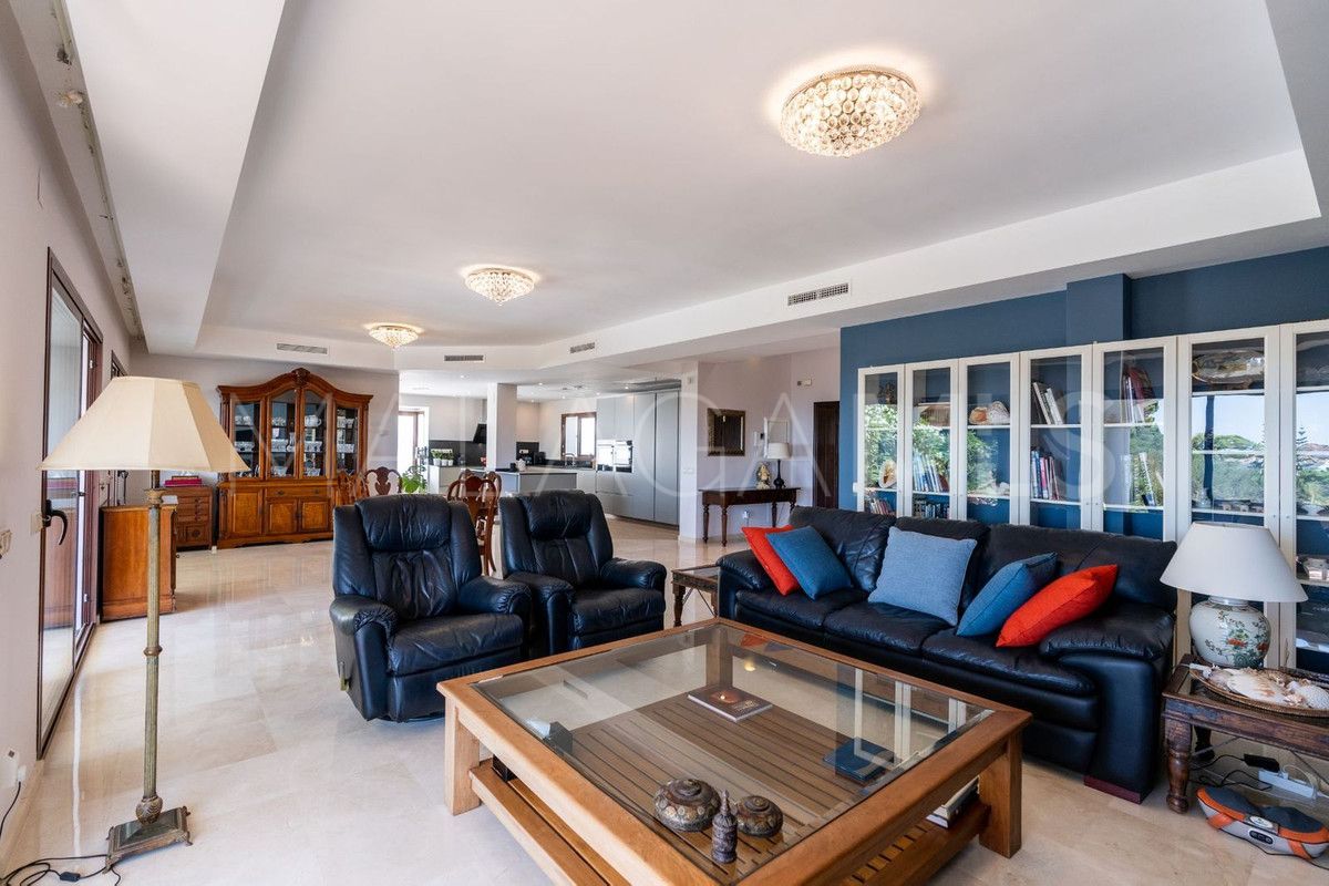 Villa for sale in Benahavis