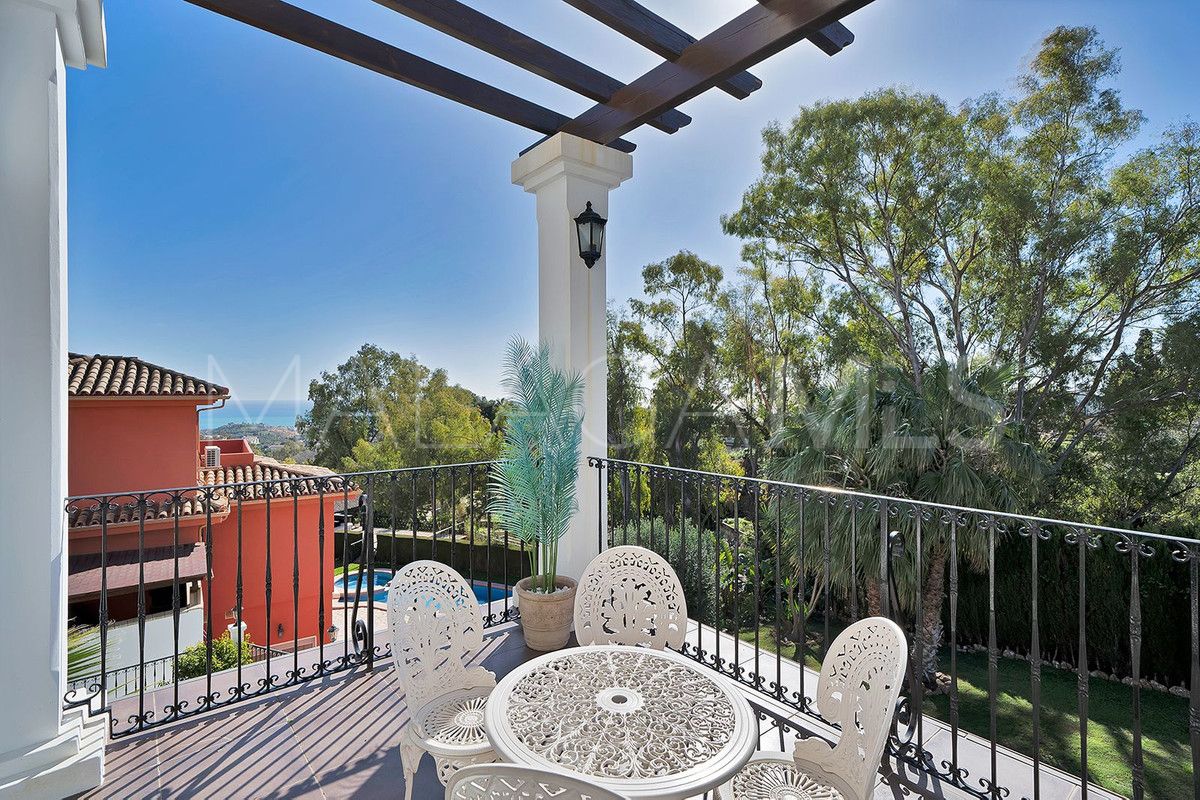 Villa for sale in Benalmadena