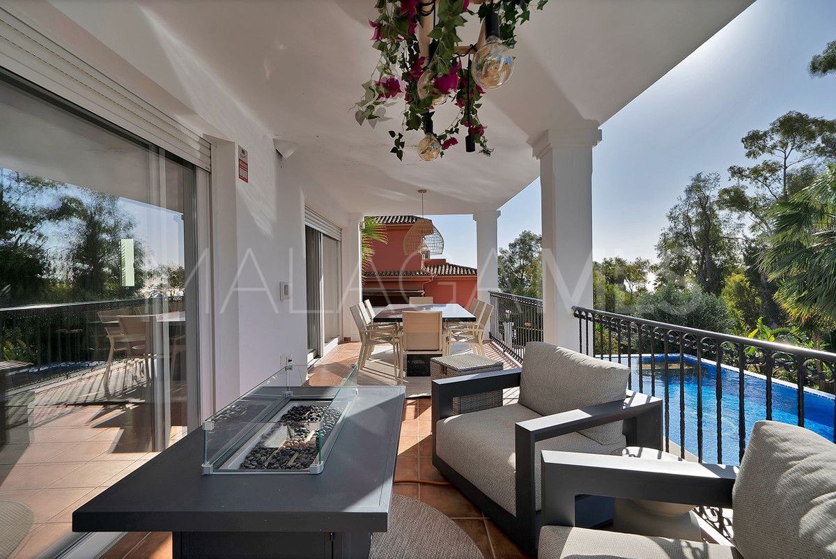 Villa for sale in Benalmadena