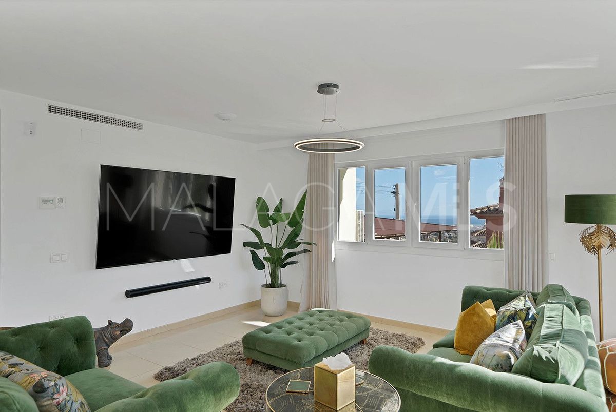 Villa for sale in Benalmadena