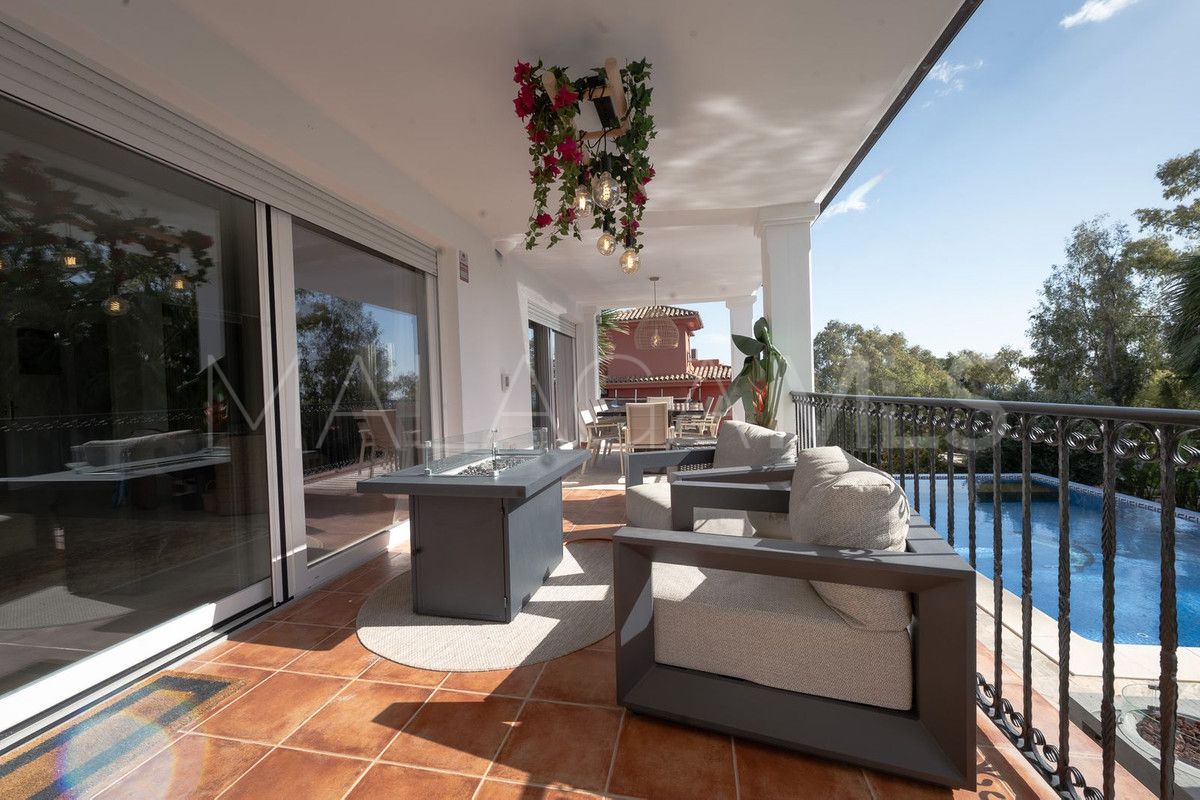 Villa for sale in Benalmadena