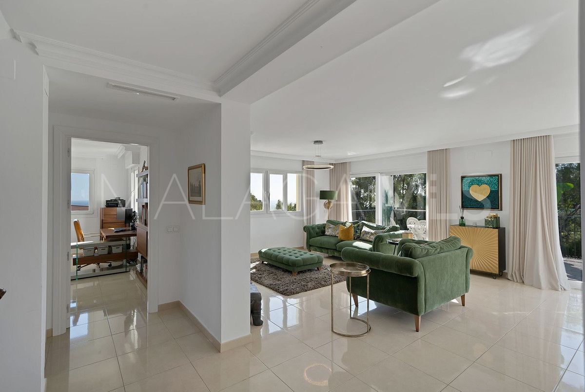 Villa for sale in Benalmadena