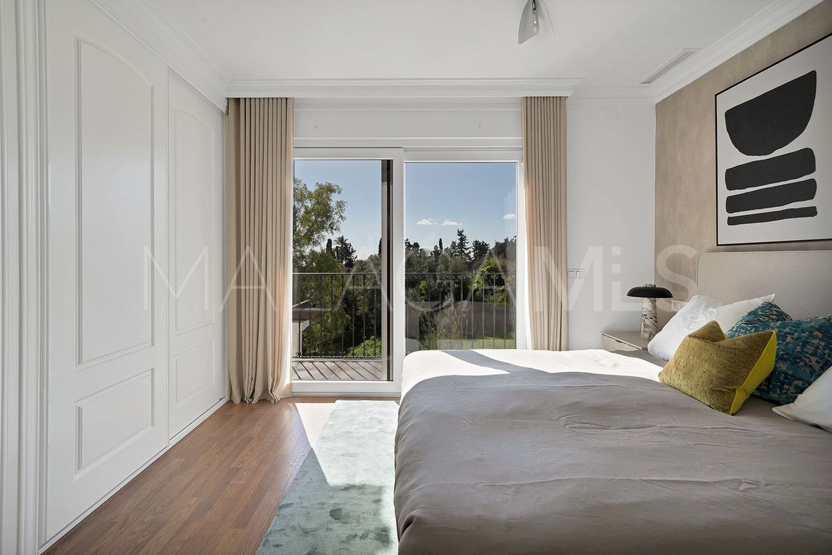 Villa for sale in Benalmadena
