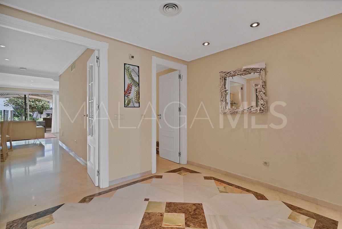 Se vende apartamento planta baja in New Golden Mile with 2 bedrooms