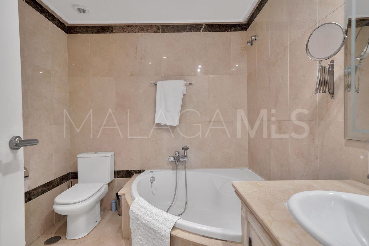 Se vende apartamento planta baja in New Golden Mile with 2 bedrooms