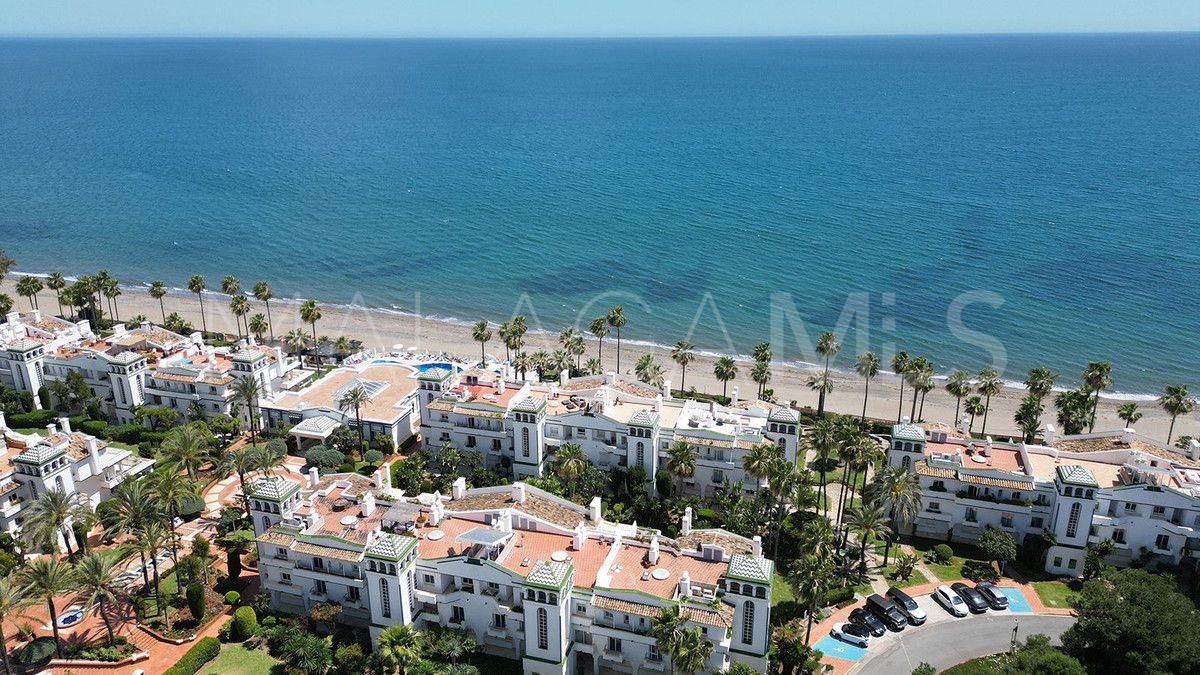 Se vende apartamento planta baja in New Golden Mile with 2 bedrooms