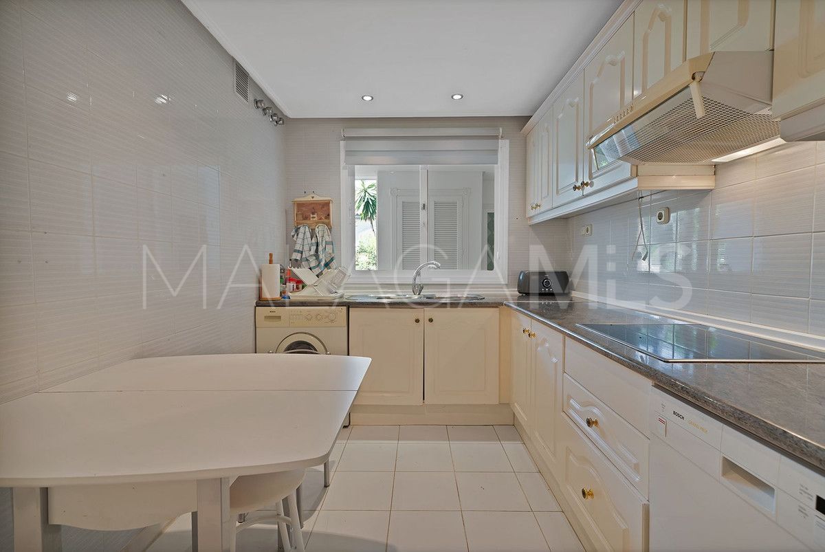 Se vende apartamento planta baja in New Golden Mile with 2 bedrooms