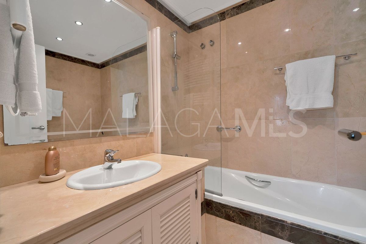 Se vende apartamento planta baja in New Golden Mile with 2 bedrooms