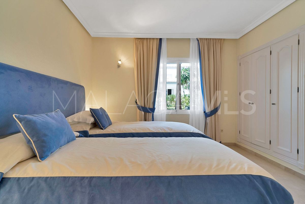 Se vende apartamento planta baja in New Golden Mile with 2 bedrooms