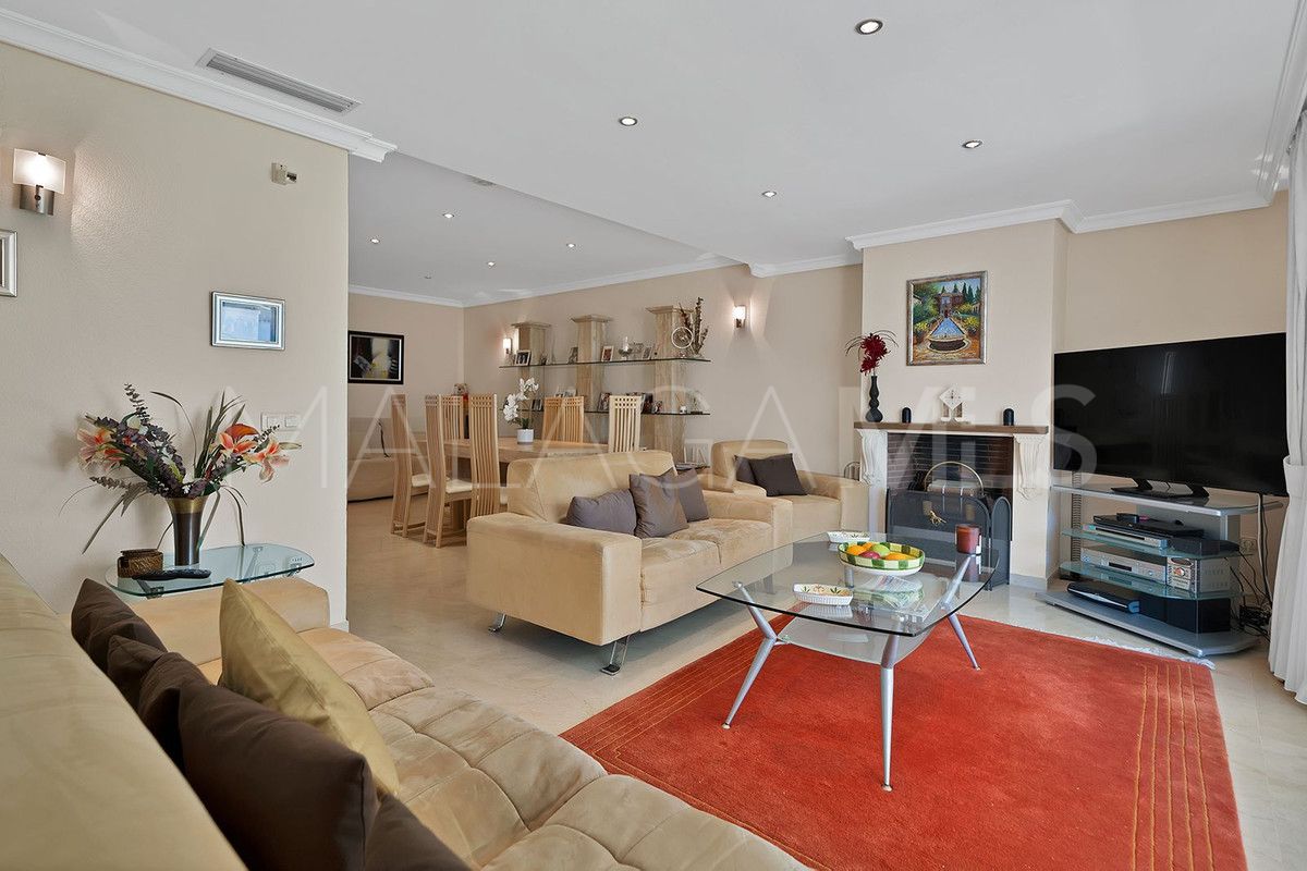 Se vende apartamento planta baja in New Golden Mile with 2 bedrooms