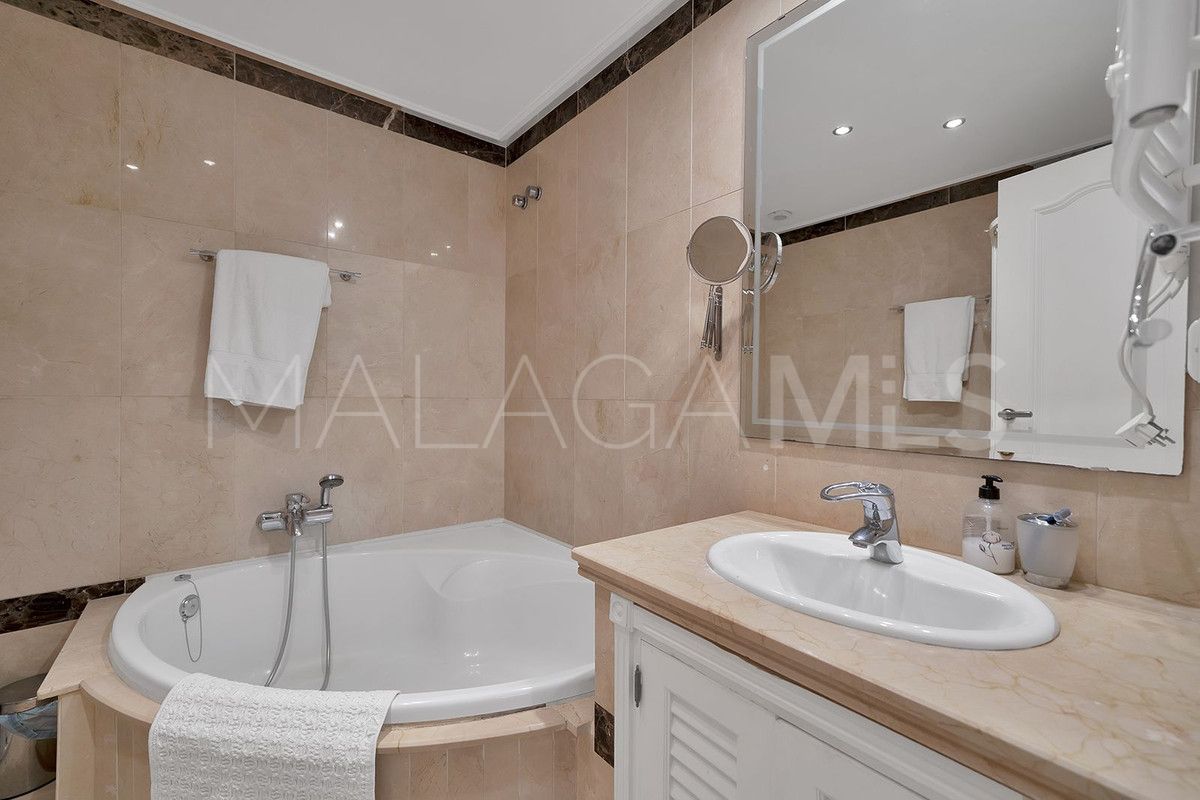 Se vende apartamento planta baja in New Golden Mile with 2 bedrooms