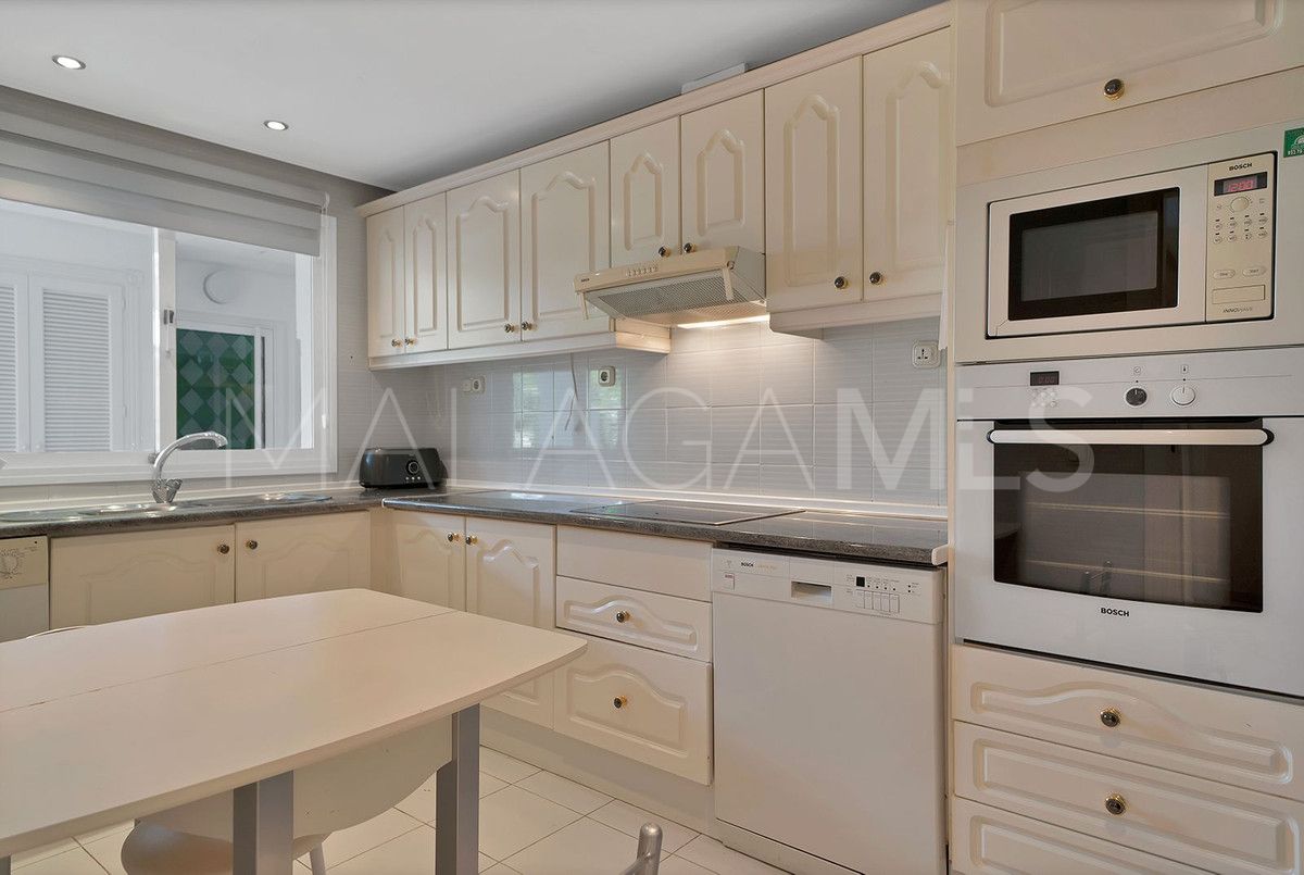 Se vende apartamento planta baja in New Golden Mile with 2 bedrooms