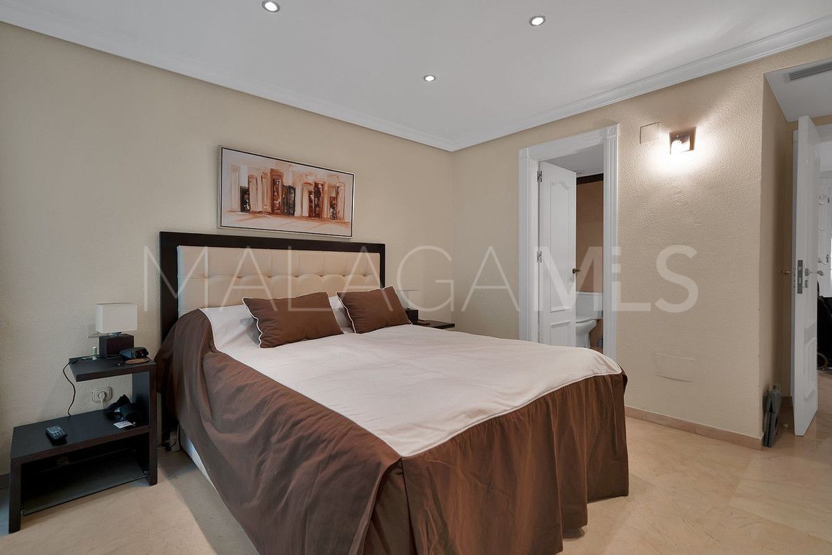 Se vende apartamento planta baja in New Golden Mile with 2 bedrooms