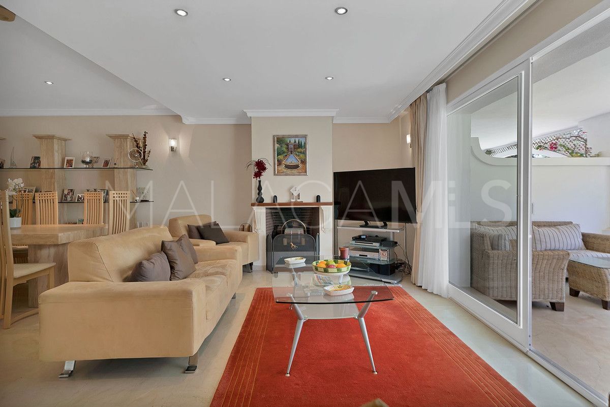 Se vende apartamento planta baja in New Golden Mile with 2 bedrooms