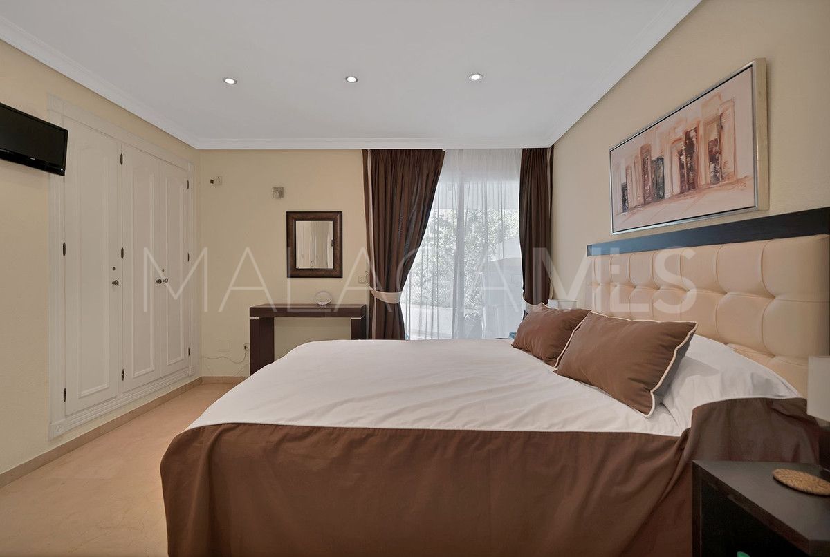 Se vende apartamento planta baja in New Golden Mile with 2 bedrooms