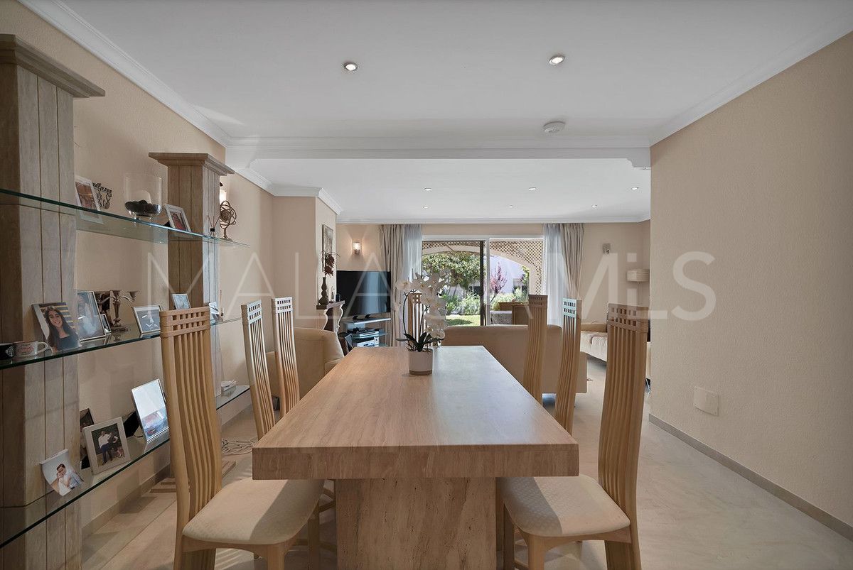 Se vende apartamento planta baja in New Golden Mile with 2 bedrooms