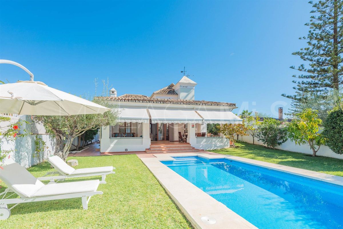 Villa for sale in Marbella Golden Mile with 6 bedrooms