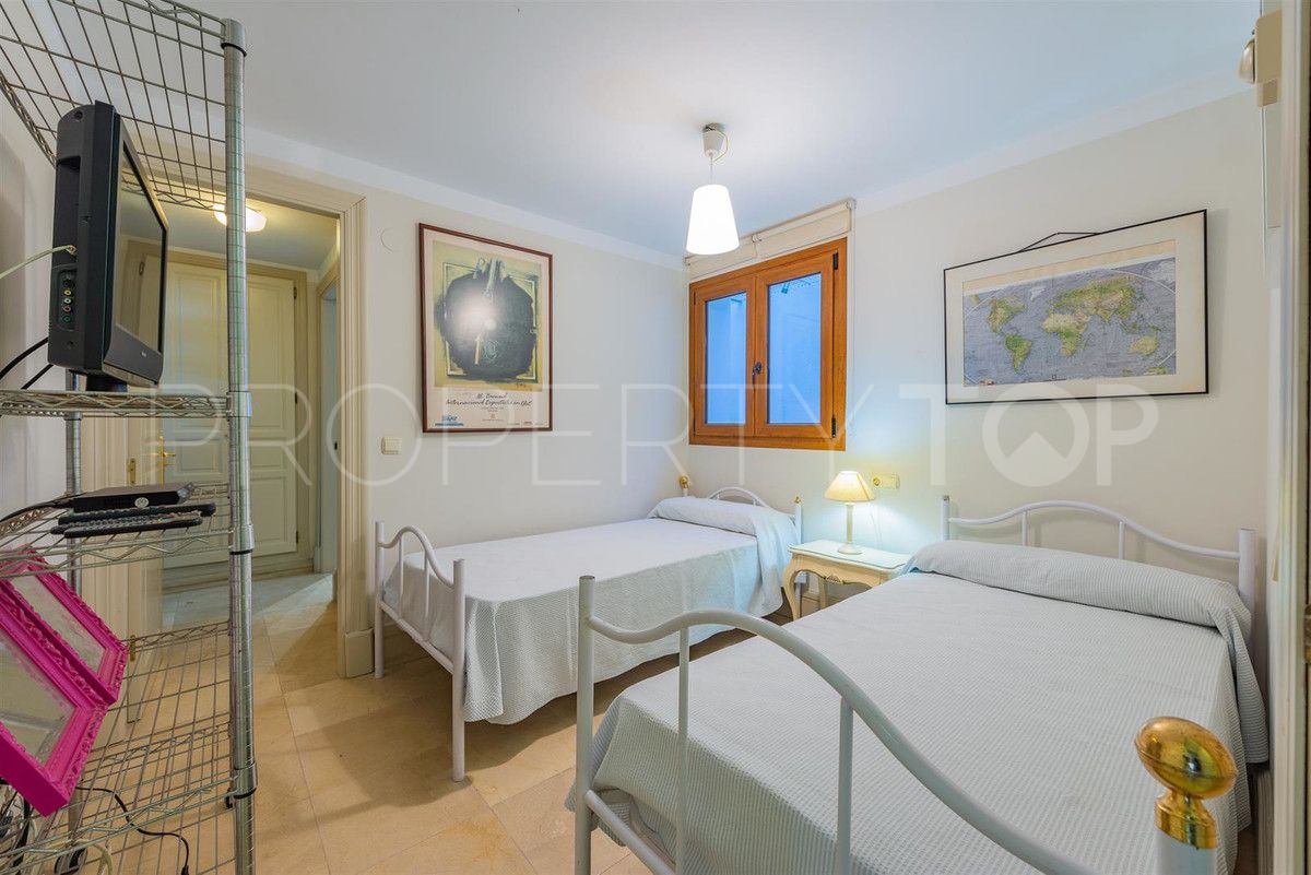 Villa en venta en Marbella Golden Mile de 6 dormitorios