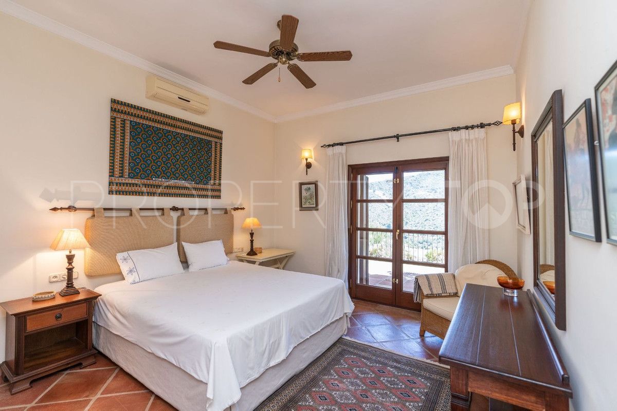 Villa con 4 dormitorios a la venta en Benahavis